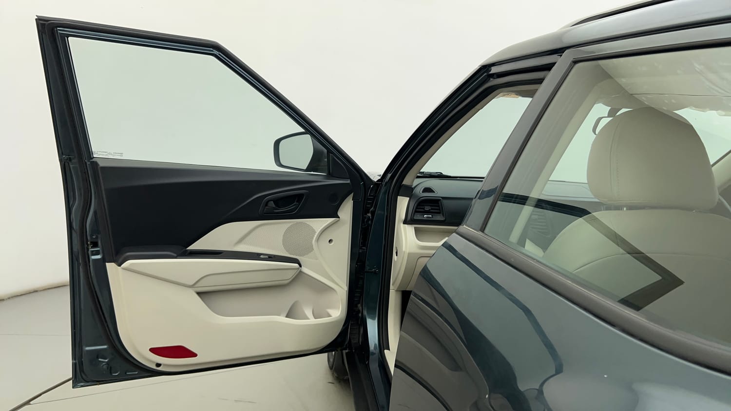 Used 2023 Mahindra XUV 300 W4 1.2 Petrol Petrol Manual interior LEFT FRONT DOOR OPEN VIEW