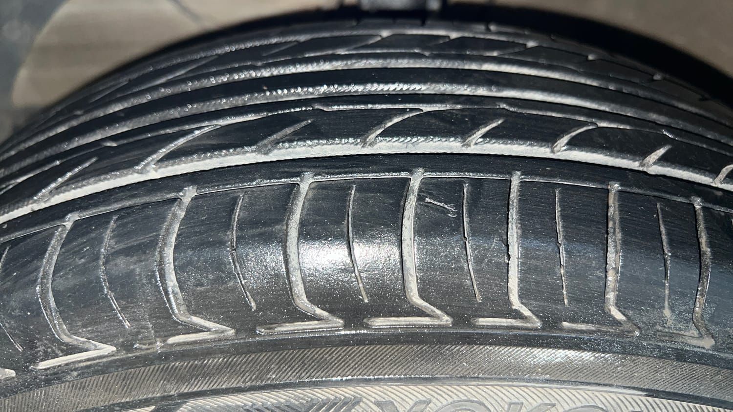 Used 2017 Maruti Suzuki Dzire VXi Petrol Manual tyres LEFT FRONT TYRE TREAD VIEW