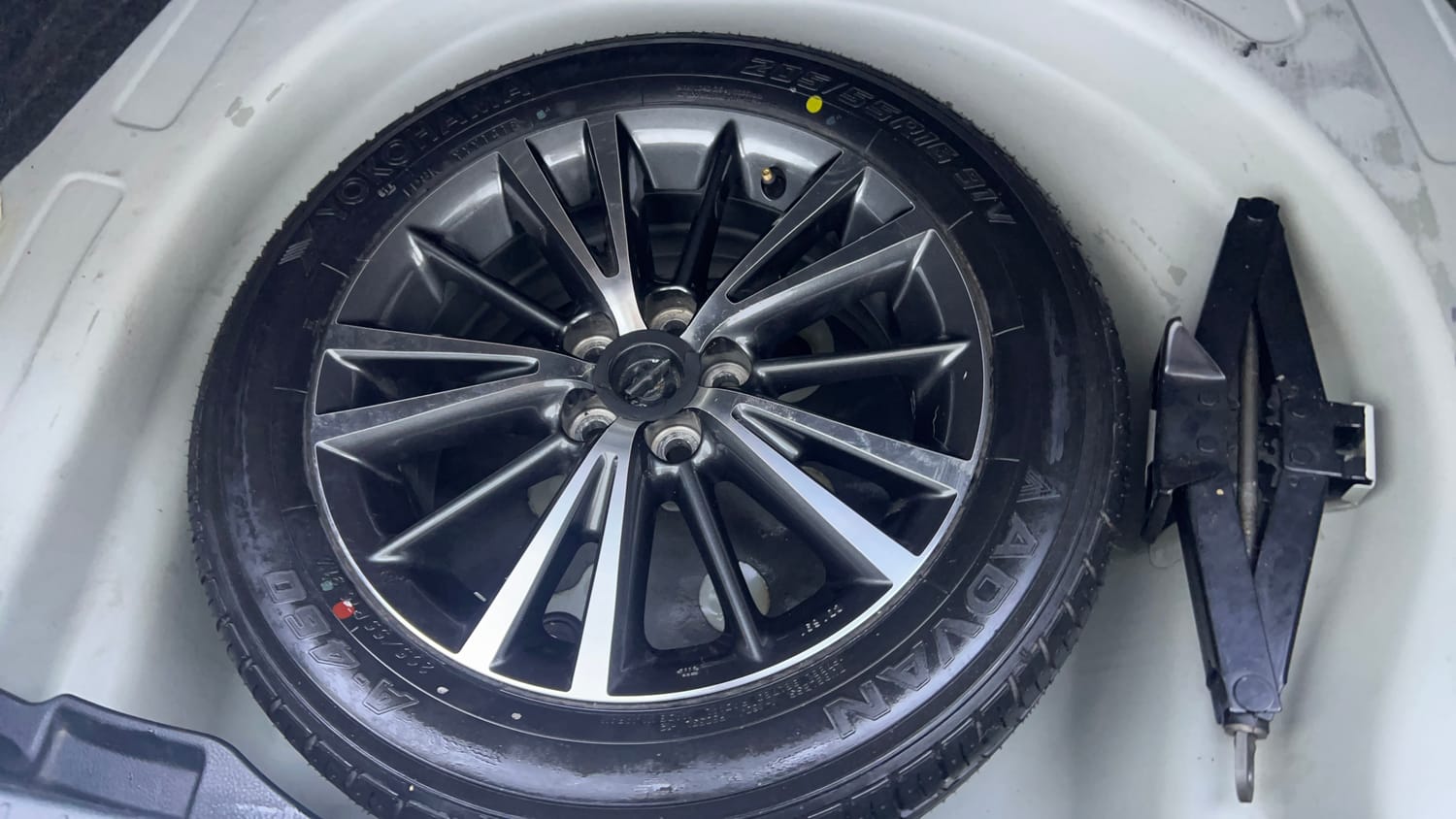 Used 2019 Toyota Corolla Altis GL Petrol Petrol Manual tyres SPARE TYRE VIEW