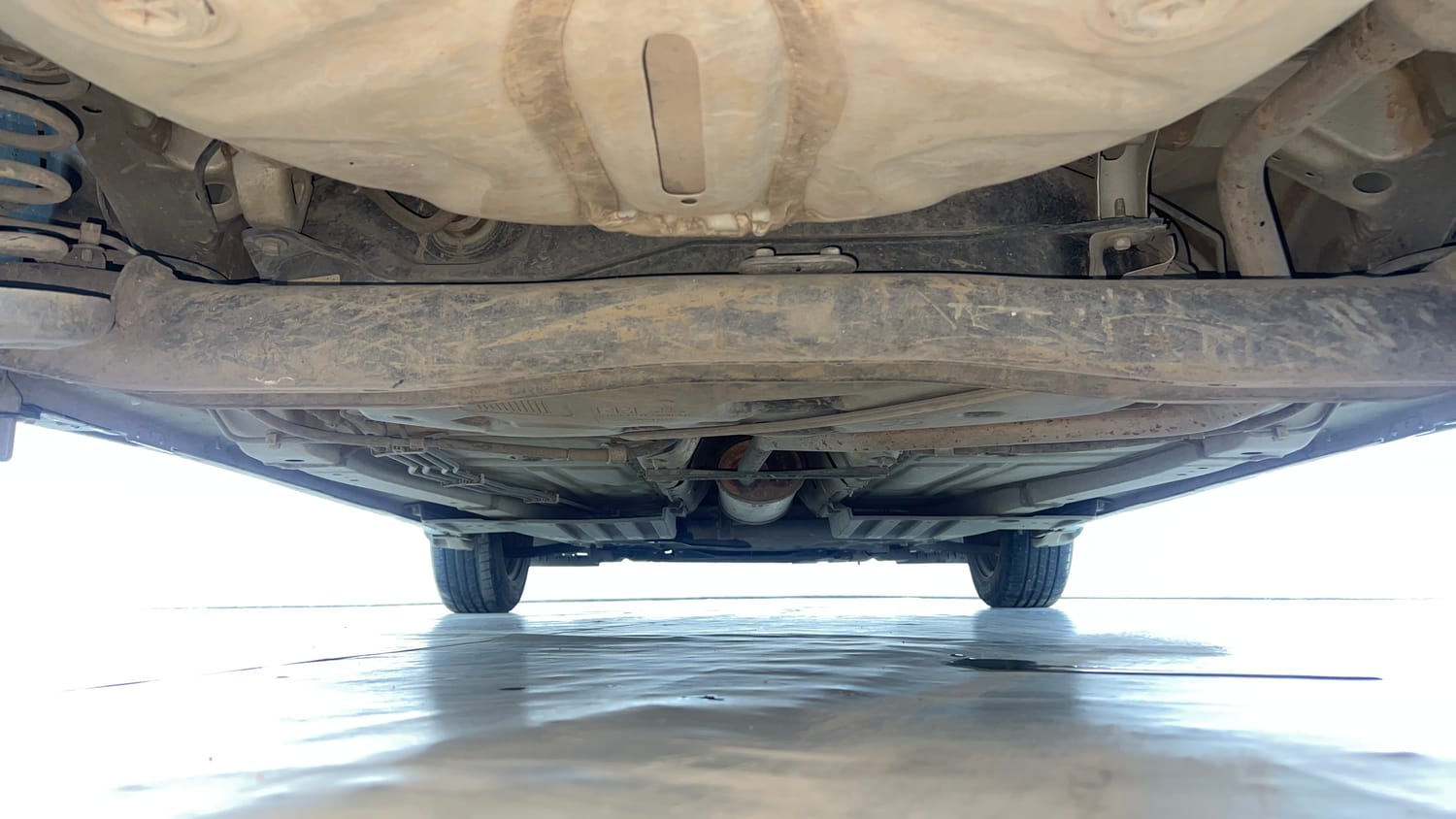 Used 2023 Toyota Glanza S AMT Petrol Automatic extra REAR UNDERBODY VIEW (TAKEN FROM REAR)