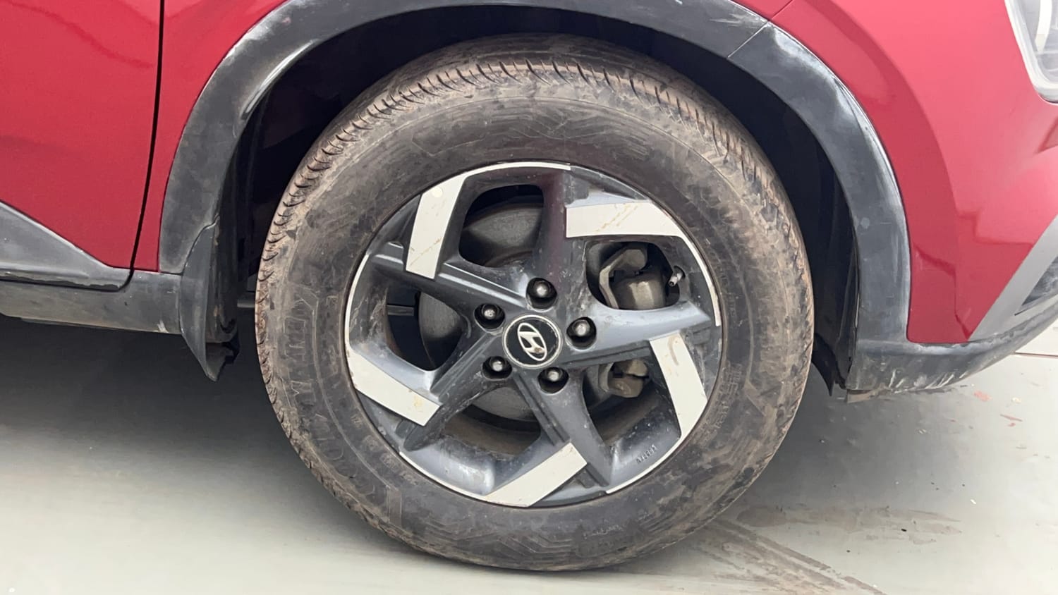 Used 2019 hyundai Venue SX 1.0 Turbo Petrol Petrol Manual tyres RIGHT FRONT TYRE RIM VIEW
