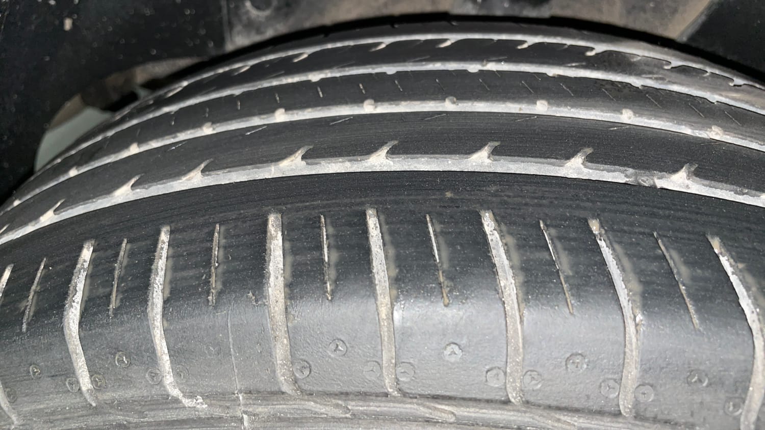 Used 2023 Kia Seltos HTX 1.5 Petrol Manual tyres RIGHT REAR TYRE TREAD VIEW