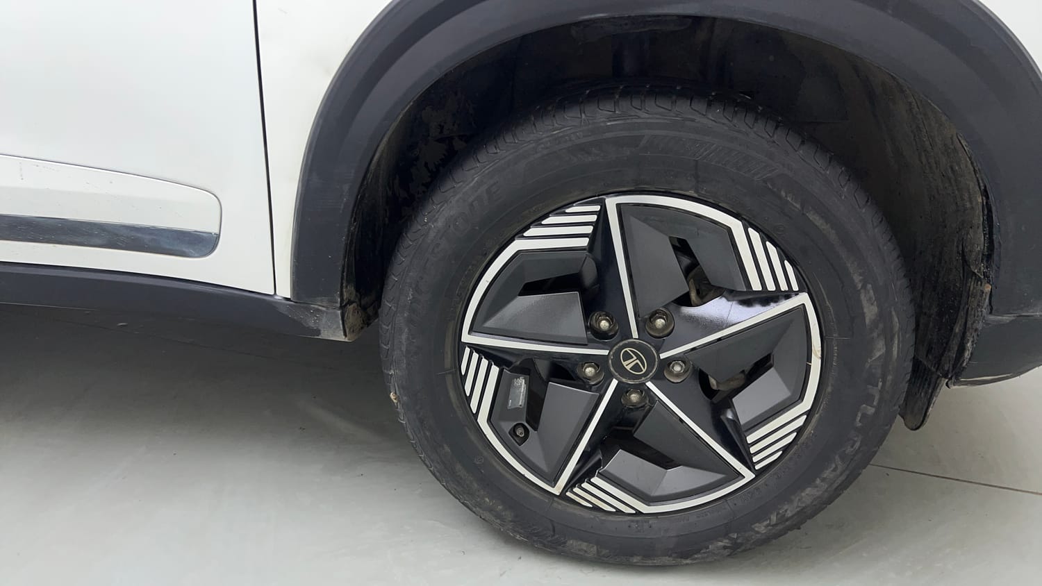 Used 2023 Tata Nexon Creative 1.2 Revotron Petrol 6MT Petrol Manual tyres RIGHT FRONT TYRE RIM VIEW