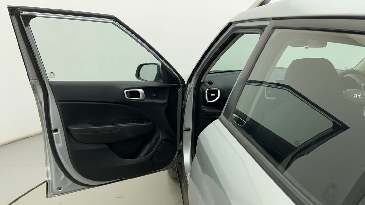 Used 2019 hyundai Venue SX 1.0 Turbo Petrol Petrol Manual interior LEFT FRONT DOOR OPEN VIEW