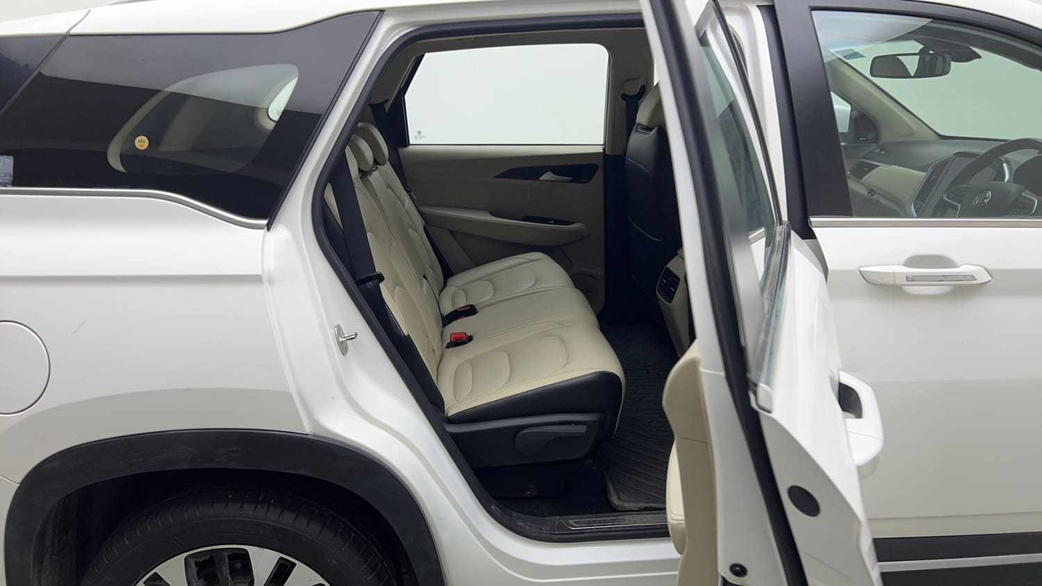 Used 2022 MG Motors Hector Sharp 1.5 Petrol Turbo Hybrid MT Hybrid Manual interior RIGHT SIDE REAR DOOR CABIN VIEW