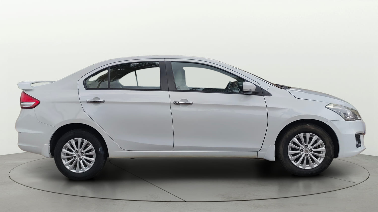 Used 2018 Maruti Suzuki Ciaz Zeta 1.4 MT Petrol Manual exterior RIGHT SIDE VIEW
