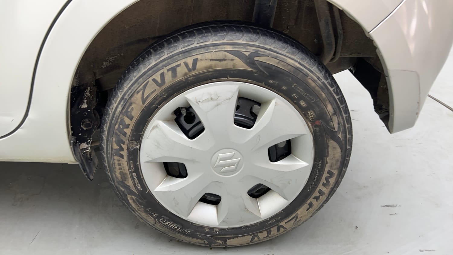 Used 2022 Maruti Suzuki Wagon R 1.0 VXi (O) 1.0 Petrol Manual tyres LEFT REAR TYRE RIM VIEW