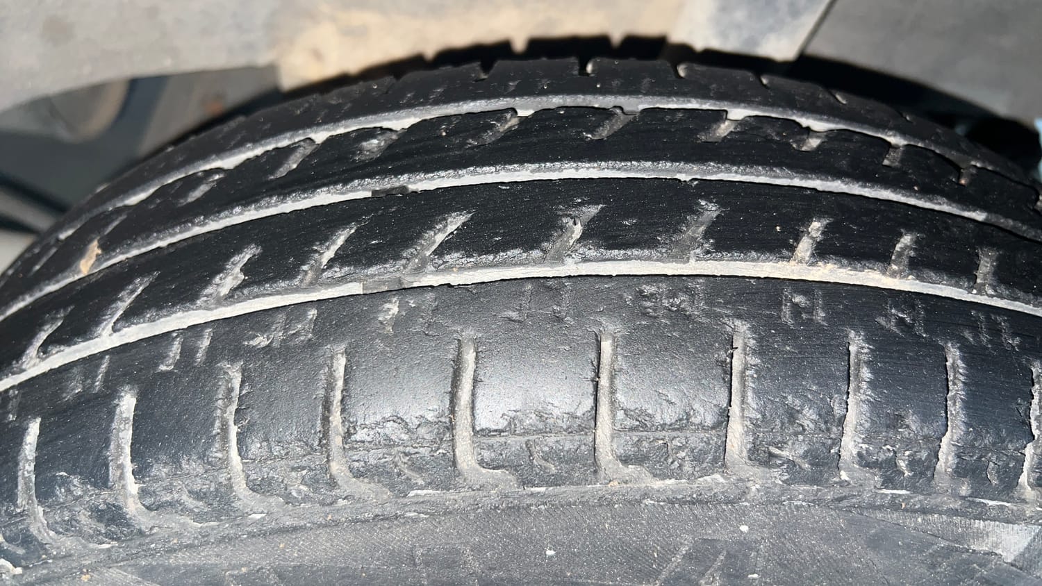 Used 2017 Renault Kwid 1.0 RXL AMT Petrol Automatic tyres LEFT REAR TYRE TREAD VIEW