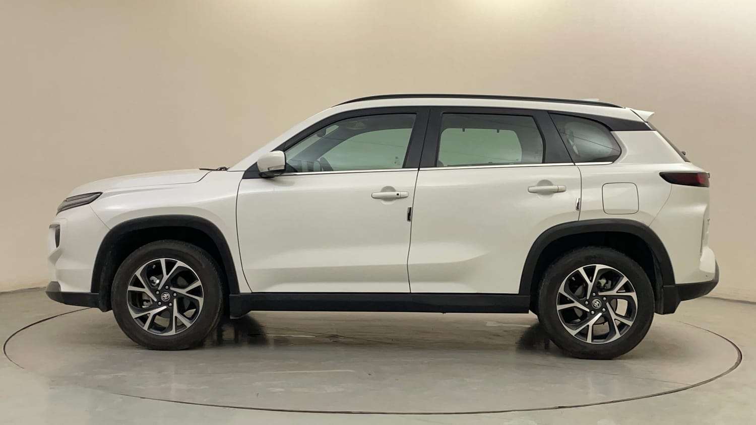 Used 2025 Toyota Urban Cruiser Hyryder G (O) AT NeoDrive Petrol Automatic exterior LEFT SIDE VIEW