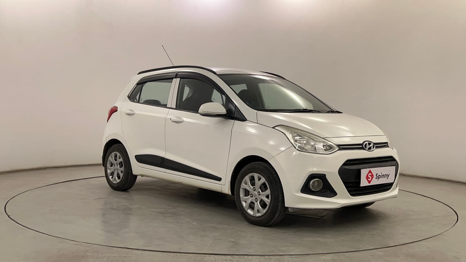 Used 2016 Hyundai Grand i10 Sportz 1.2 Kappa VTVT Petrol Manual exterior RIGHT FRONT CORNER VIEW