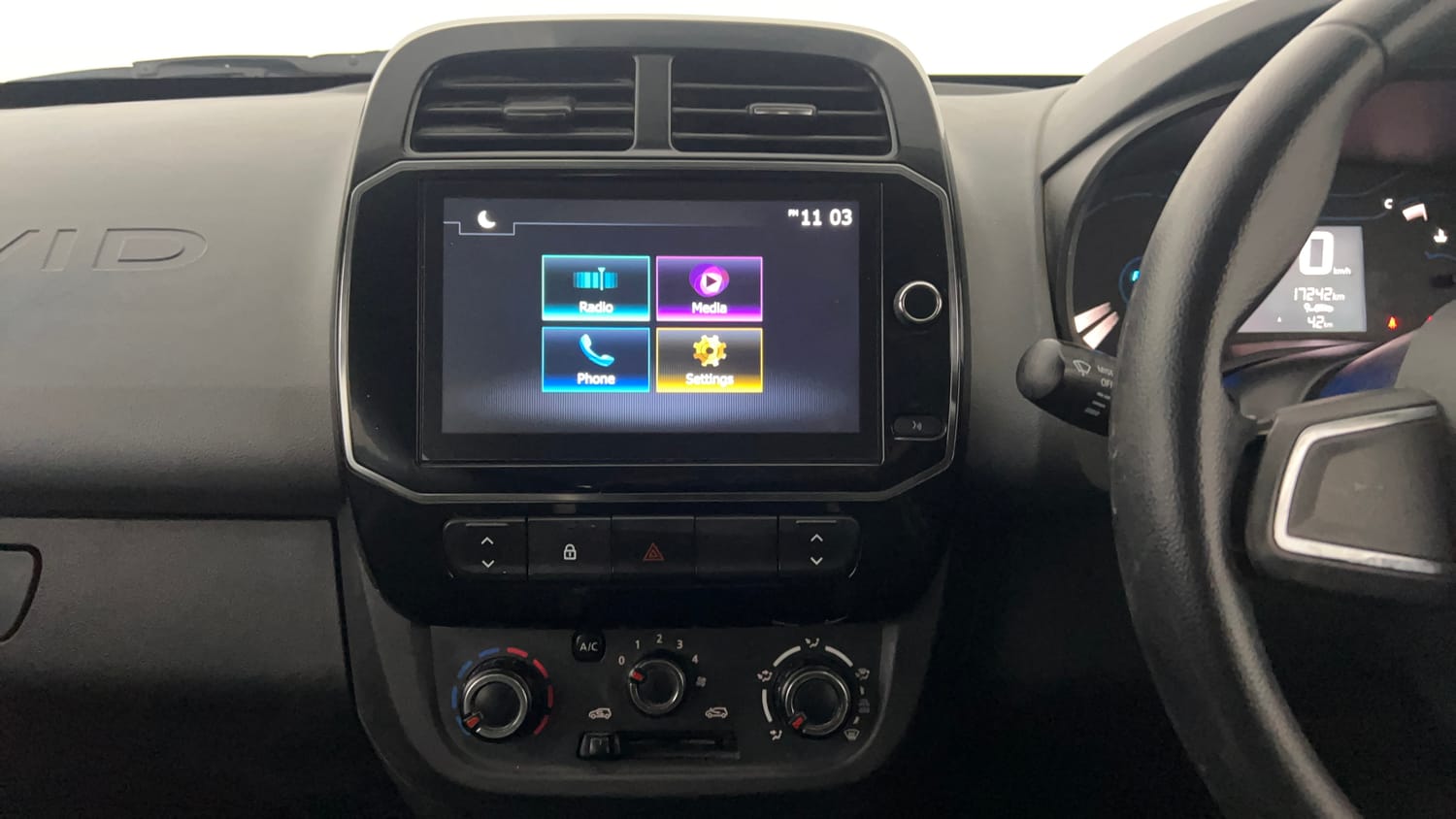 Used 2021 Renault Kwid RXT 1.0 Opt Petrol Manual interior MUSIC SYSTEM & AC CONTROL VIEW