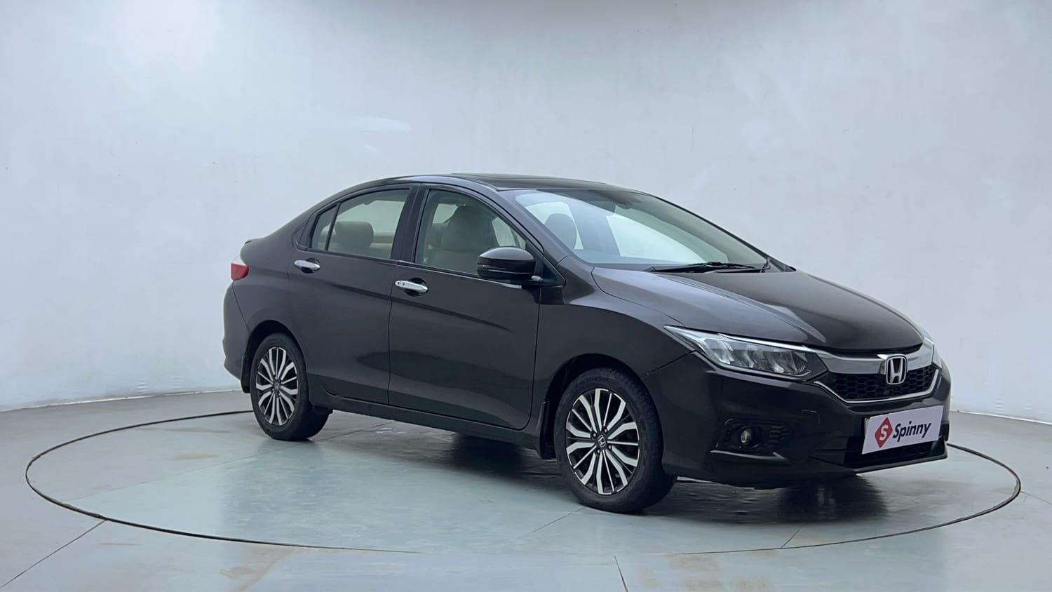 Used 2017 Honda City ZX CVT Petrol Petrol Automatic exterior RIGHT FRONT CORNER VIEW
