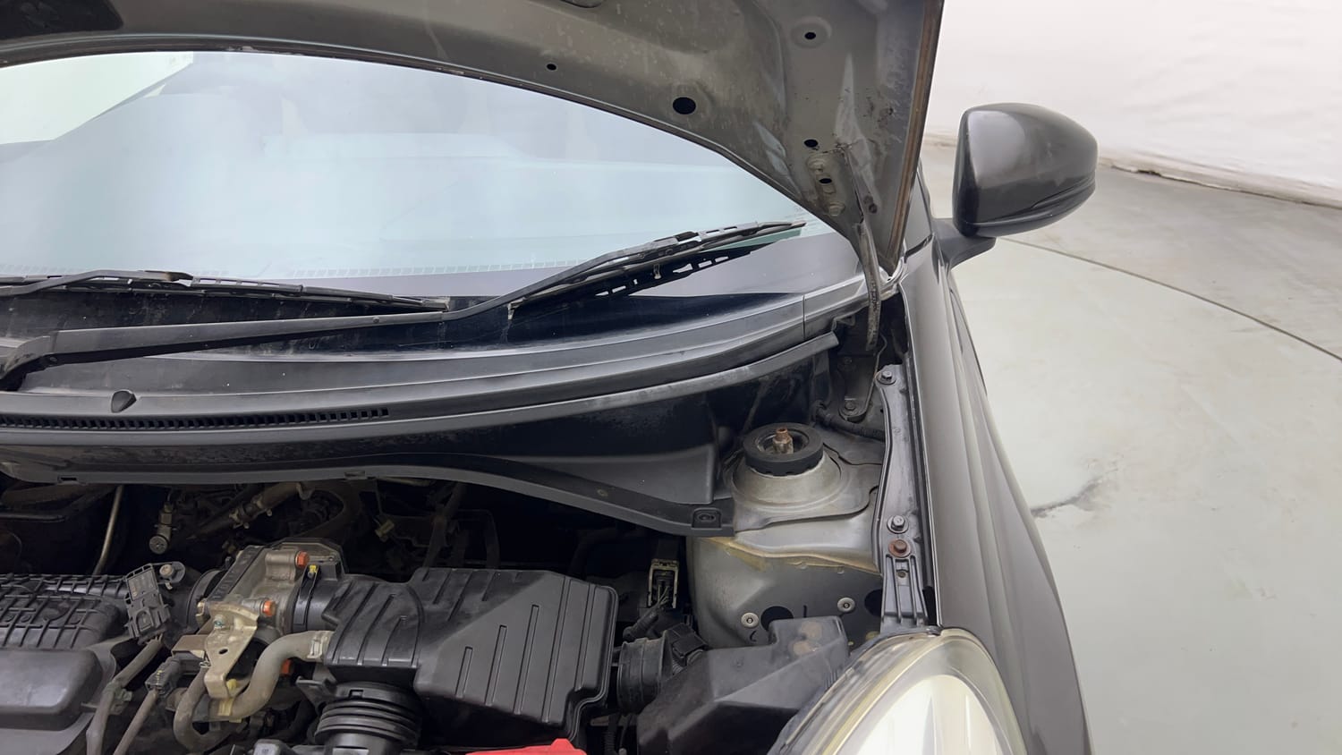 Used 2017 Honda Amaze 1.2 S i-VTEC Petrol Manual engine ENGINE LEFT SIDE HINGE & APRON VIEW