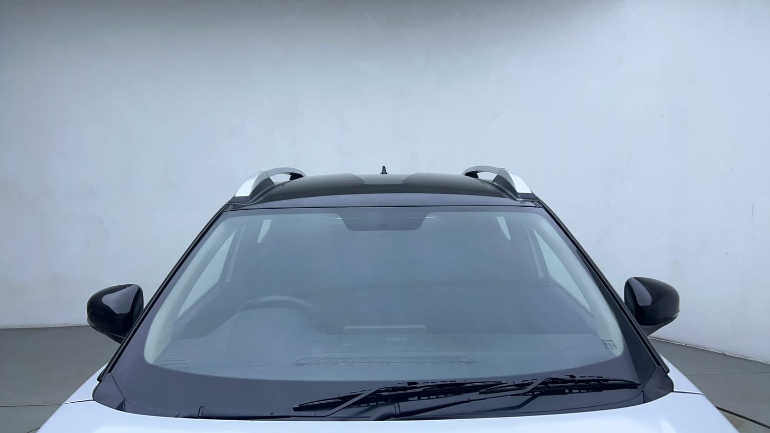 Used 2021 Renault Kiger RXT 1.0 Turbo MT Petrol Manual exterior FRONT WINDSHIELD VIEW