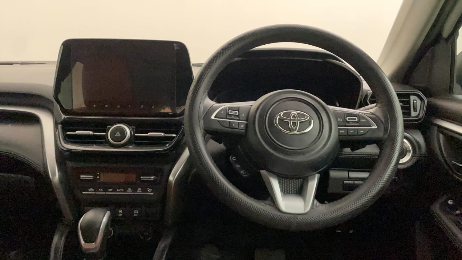 Used 2025 Toyota Urban Cruiser Hyryder G (O) AT NeoDrive Petrol Automatic interior STEERING VIEW