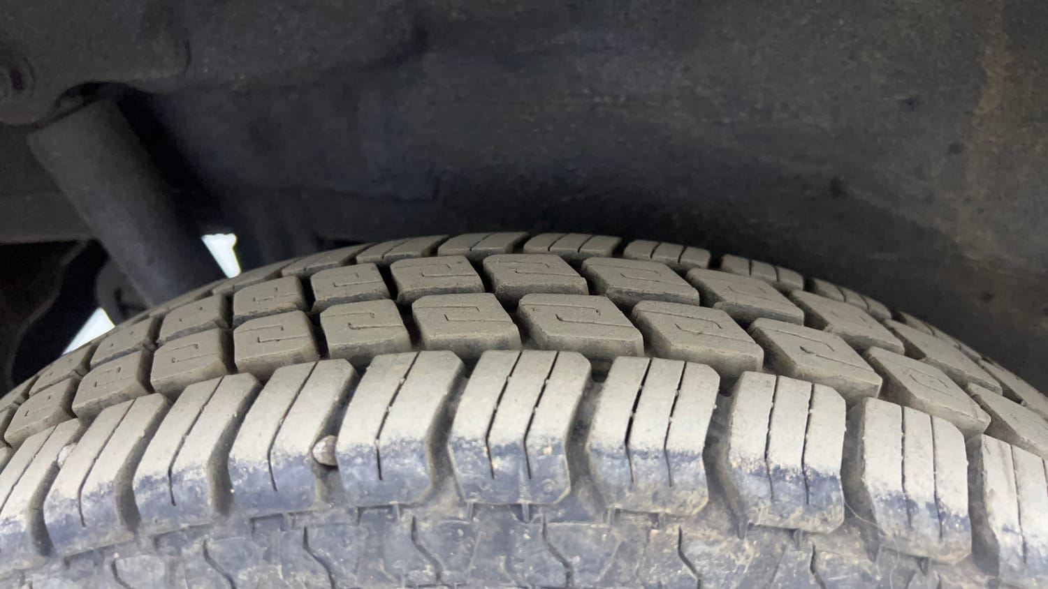 Used 2013 Maruti Suzuki Wagon R 1.0 LXI CNG (outside fitted) Cng Manual tyres RIGHT REAR TYRE TREAD VIEW