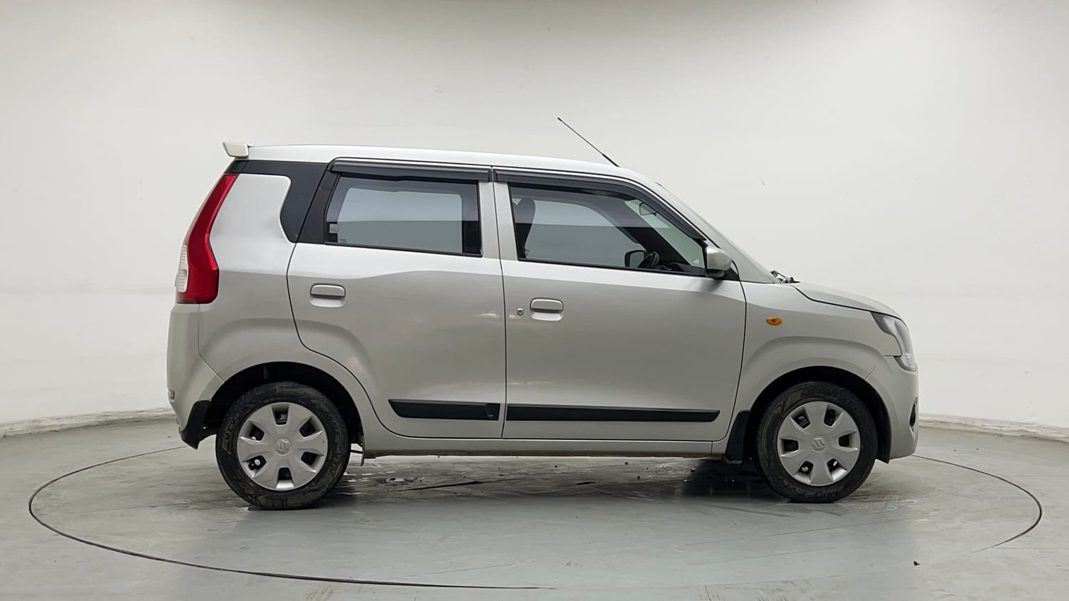 Used 2022 Maruti Suzuki Wagon R 1.0 VXi (O) 1.0 Petrol Manual exterior RIGHT SIDE VIEW