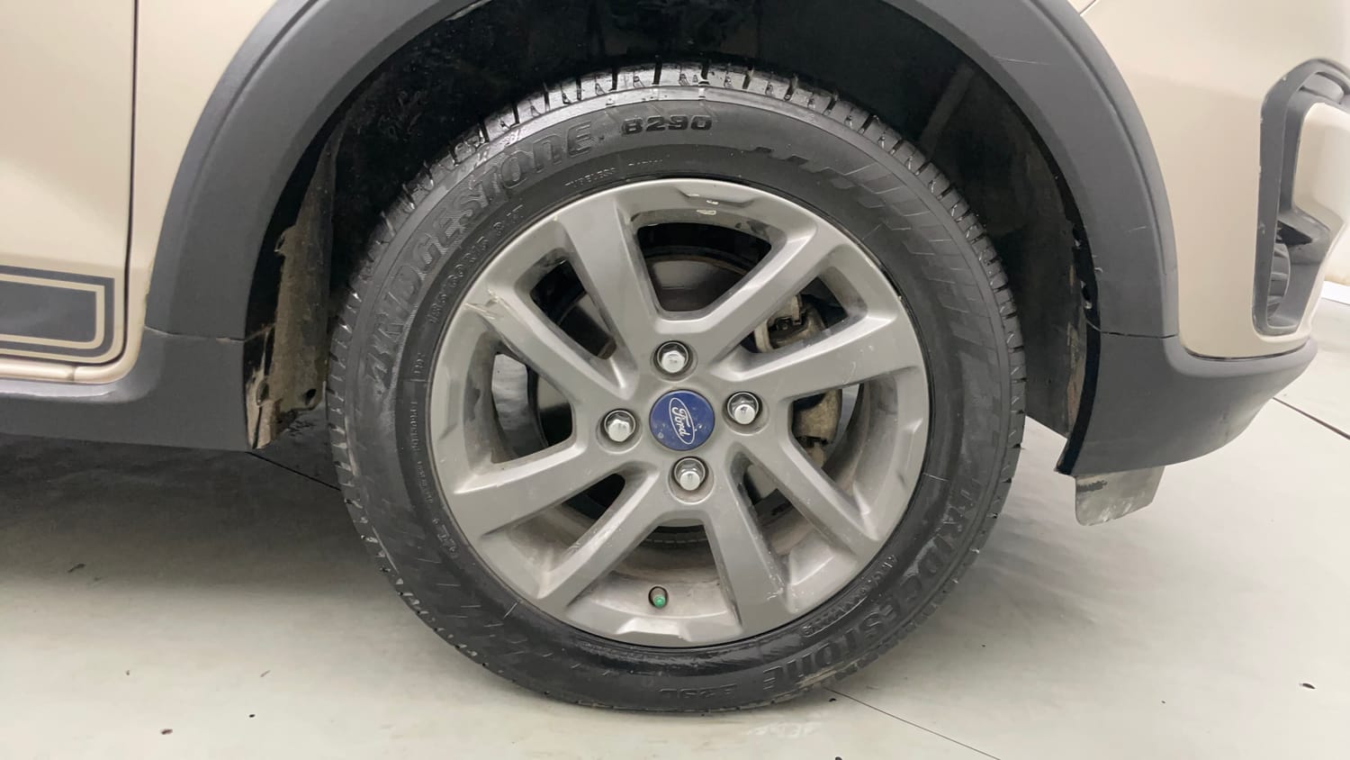 Used 2018 Ford Freestyle Titanium 1.2 Ti-VCT Petrol Manual tyres RIGHT FRONT TYRE RIM VIEW