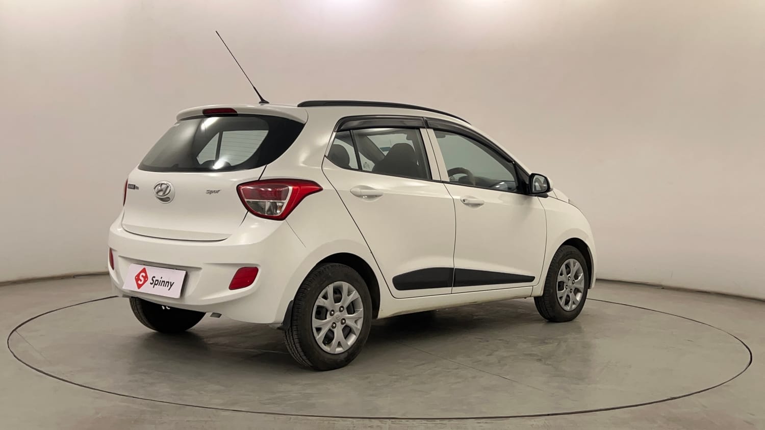 Used 2016 Hyundai Grand i10 Sportz 1.2 Kappa VTVT Petrol Manual exterior RIGHT REAR CORNER VIEW