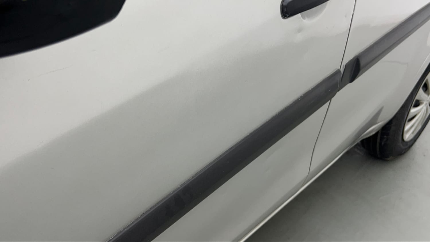 Used 2015 Maruti Suzuki Ritz Vxi BS-IV Petrol Manual dents MINOR SCRATCH