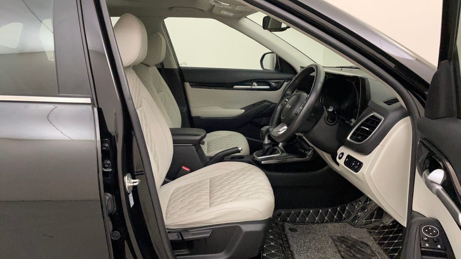 Used 2023 Kia Seltos HTX 1.5 Petrol Manual interior RIGHT SIDE FRONT DOOR CABIN VIEW