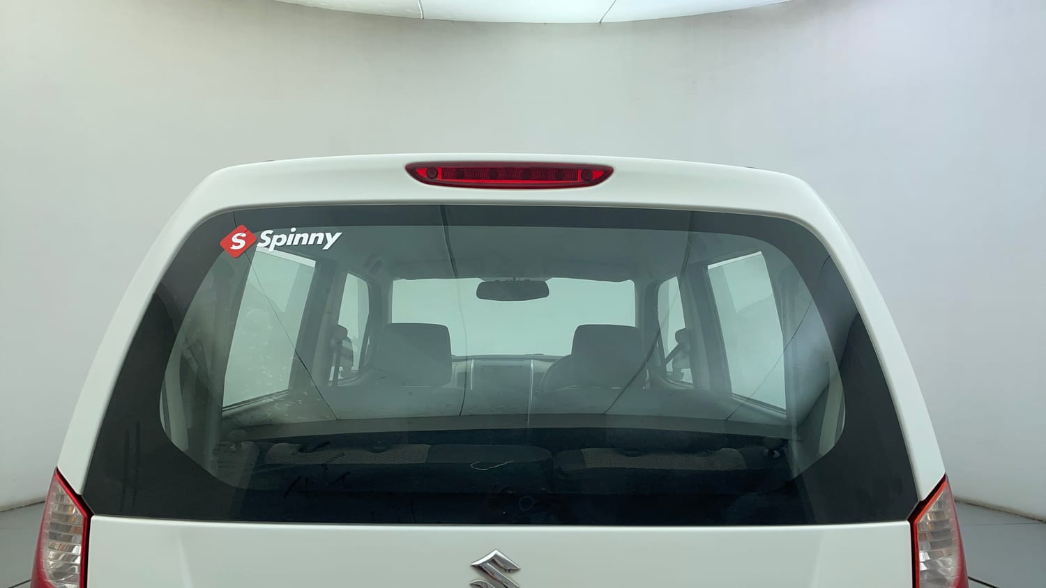Used 2013 Maruti Suzuki Wagon R LXI Petrol Manual exterior BACK WINDSHIELD VIEW