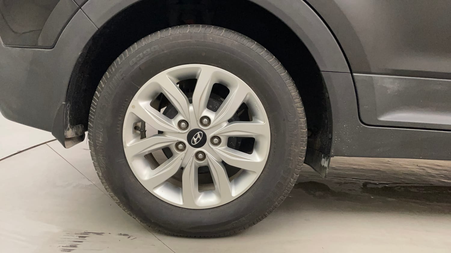 Used 2020 Hyundai Creta SX 1.6 Petrol Petrol Manual tyres RIGHT REAR TYRE RIM VIEW