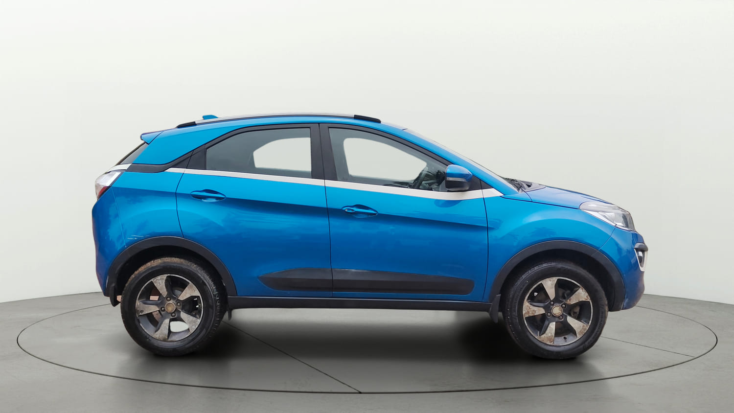 Used 2017 Tata Nexon XZ Plus Diesel Diesel Manual exterior RIGHT SIDE VIEW