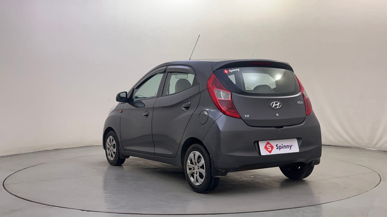 Used 2017 hyundai Eon Magna+ (O) Petrol Manual exterior LEFT REAR CORNER VIEW