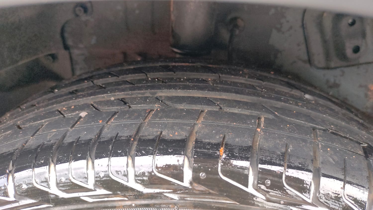 Used 2017 Tata Nexon XZ Plus Diesel Diesel Manual tyres RIGHT REAR TYRE TREAD VIEW