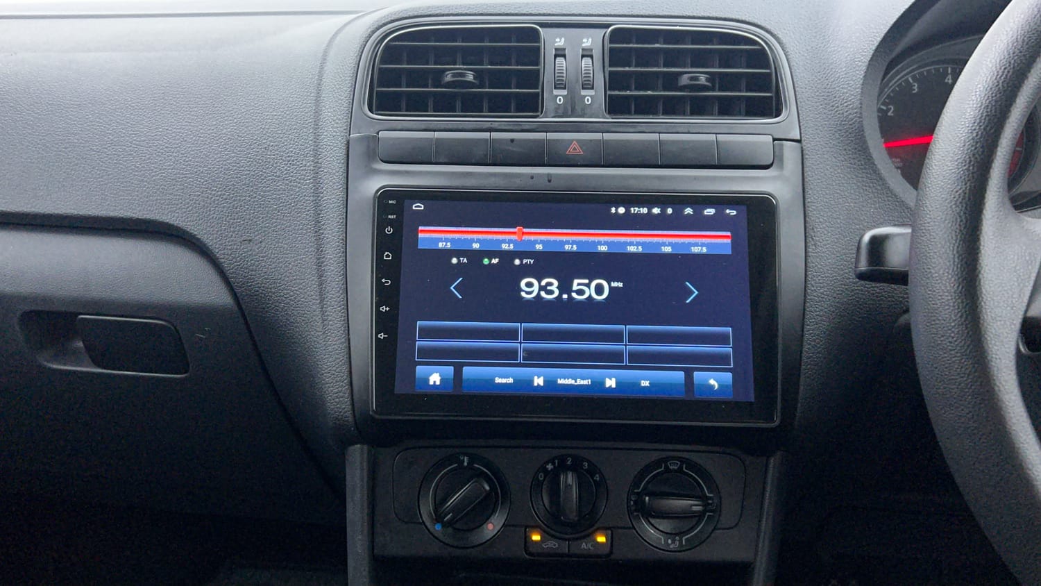 Used 2022 Volkswagen Polo Trendline 1.0L MPI Petrol Manual interior MUSIC SYSTEM & AC CONTROL VIEW