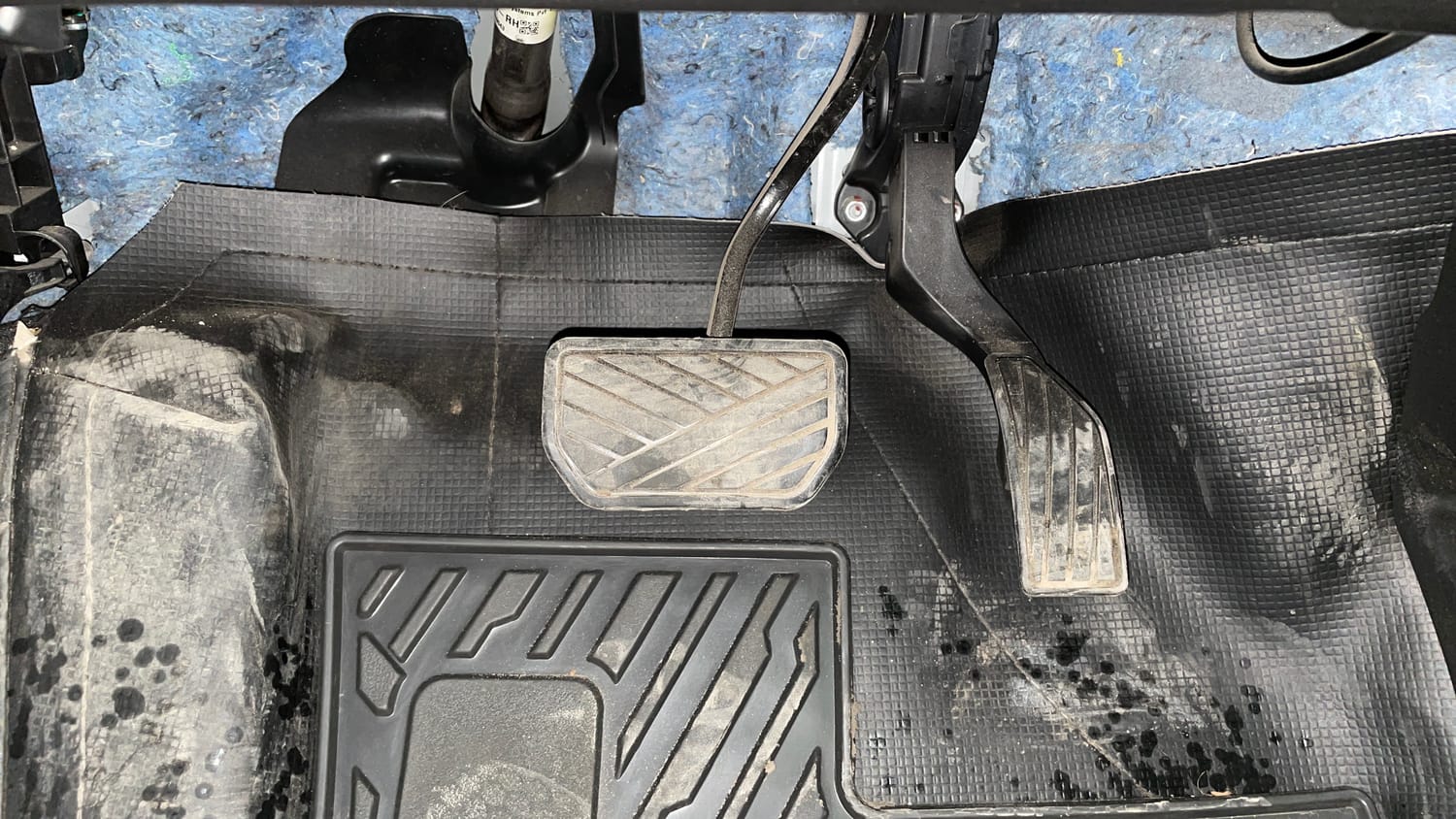 Used 2025 Toyota Urban Cruiser Hyryder G (O) AT NeoDrive Petrol Automatic interior PEDALS VIEW