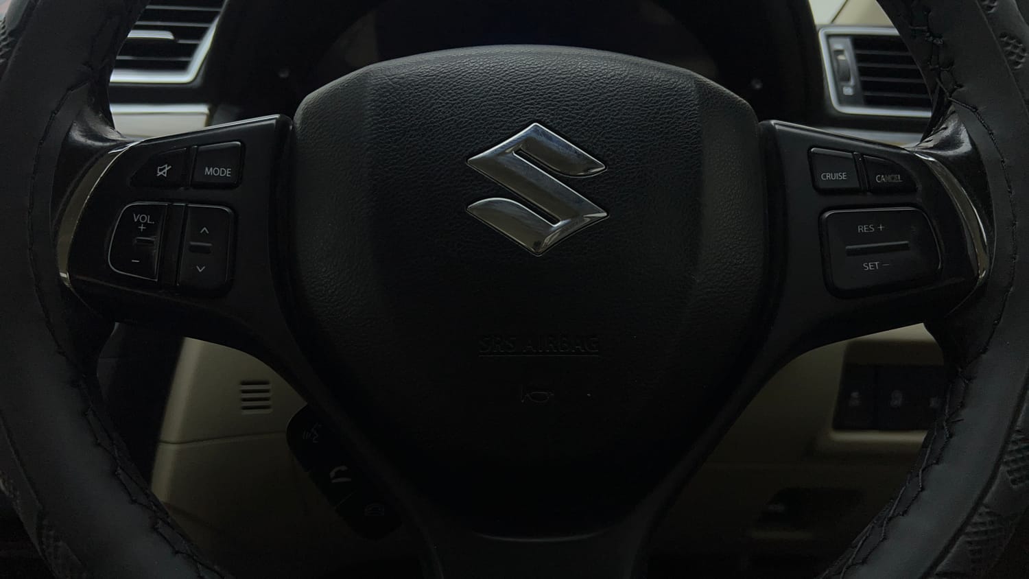 Used 2020 Maruti Suzuki Ciaz Alpha 1.5 AT Petrol Automatic top_features Airbags