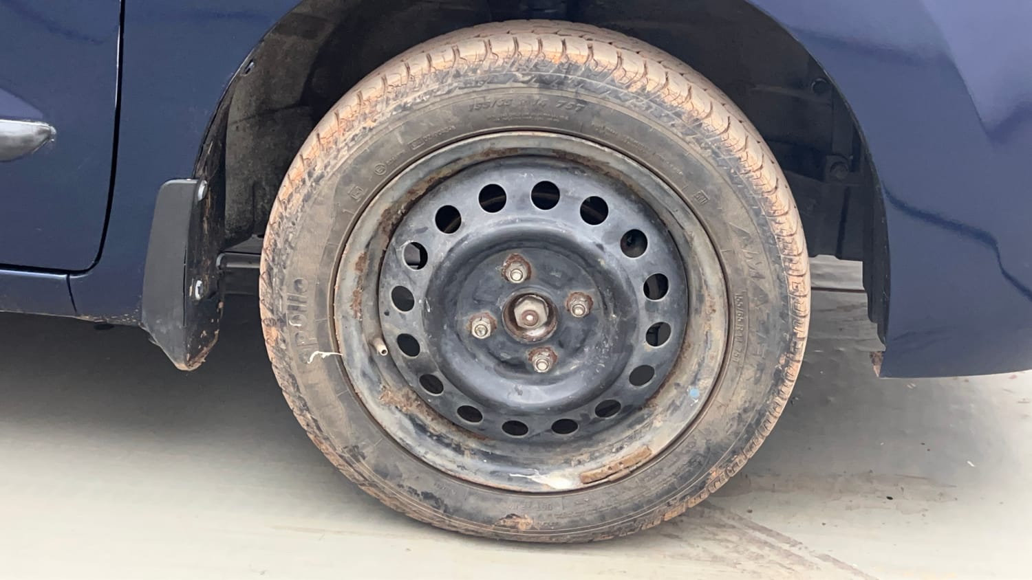 Used 2018 Maruti Suzuki Wagon R 1.0 VXI AMT Petrol Automatic tyres RIGHT FRONT TYRE RIM VIEW
