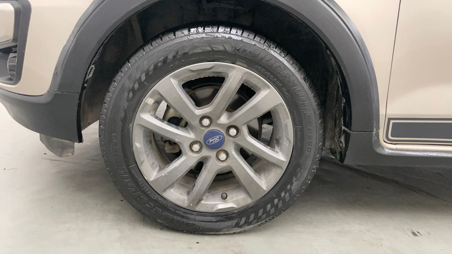 Used 2018 Ford Freestyle Titanium 1.2 Ti-VCT Petrol Manual tyres LEFT FRONT TYRE RIM VIEW