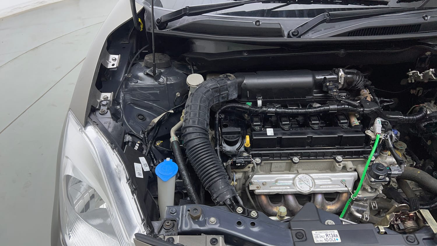 Used 2022 Maruti Suzuki Dzire LXi Petrol Manual engine ENGINE RIGHT SIDE VIEW