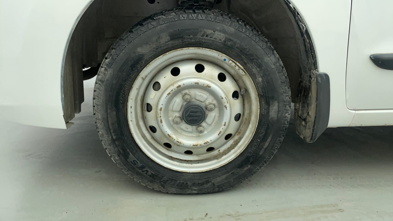 Used 2013 Maruti Suzuki Wagon R LXI Petrol Manual tyres LEFT FRONT TYRE RIM VIEW