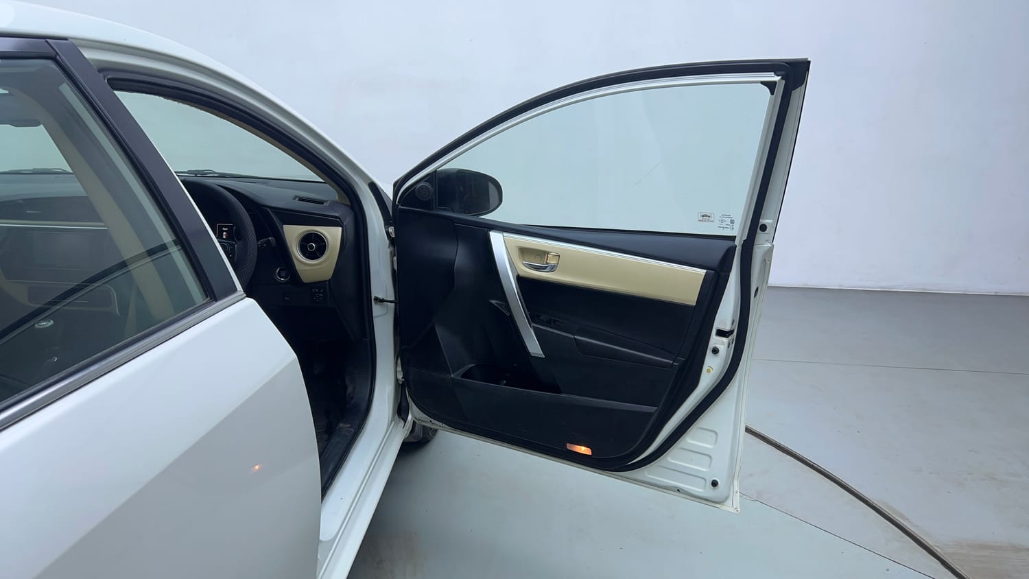 Used 2019 Toyota Corolla Altis GL Petrol Petrol Manual interior RIGHT FRONT DOOR OPEN VIEW