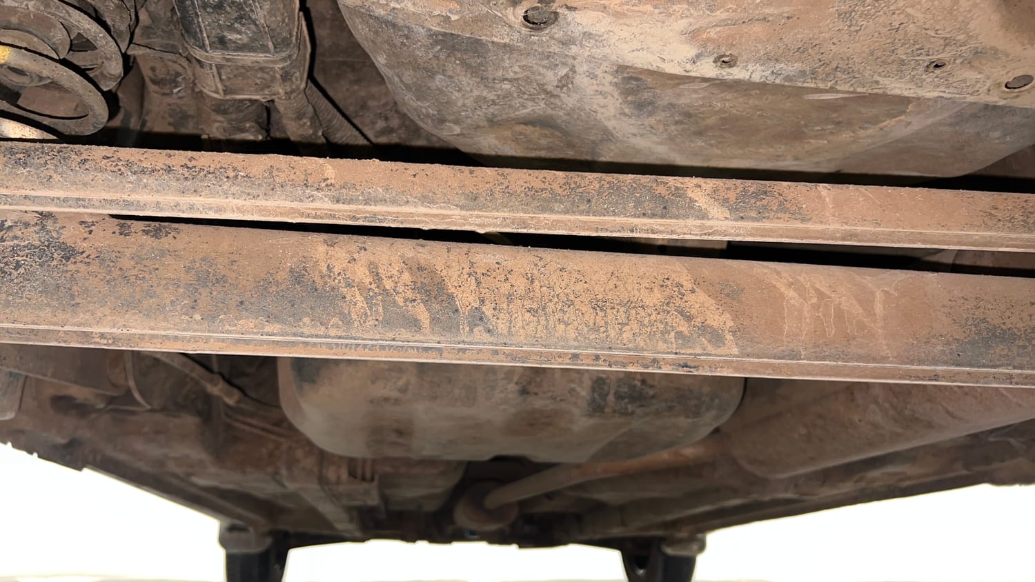 Used 2017 hyundai Eon Magna+ (O) Petrol Manual extra REAR UNDERBODY VIEW (TAKEN FROM REAR)