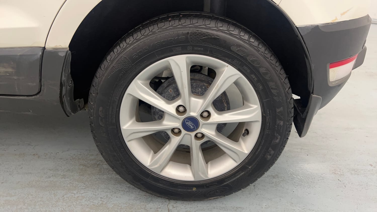 Used 2017 Ford EcoSport Titanium 1.5L Ti-VCT Petrol Manual tyres LEFT REAR TYRE RIM VIEW
