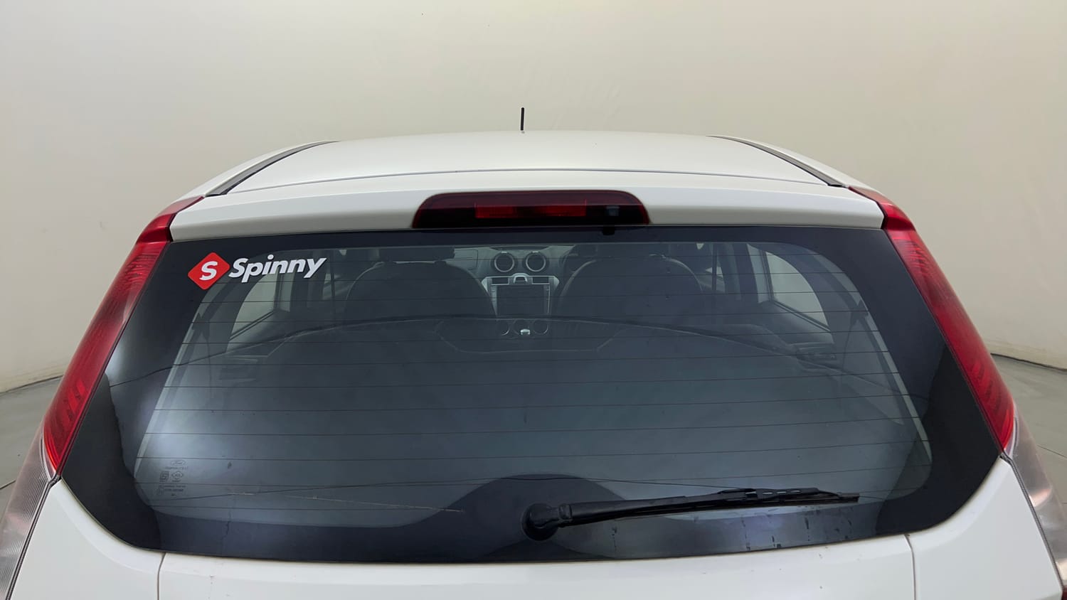 Used 2015 Ford Figo Duratec Petrol Titanium 1.2 Petrol Manual exterior BACK WINDSHIELD VIEW