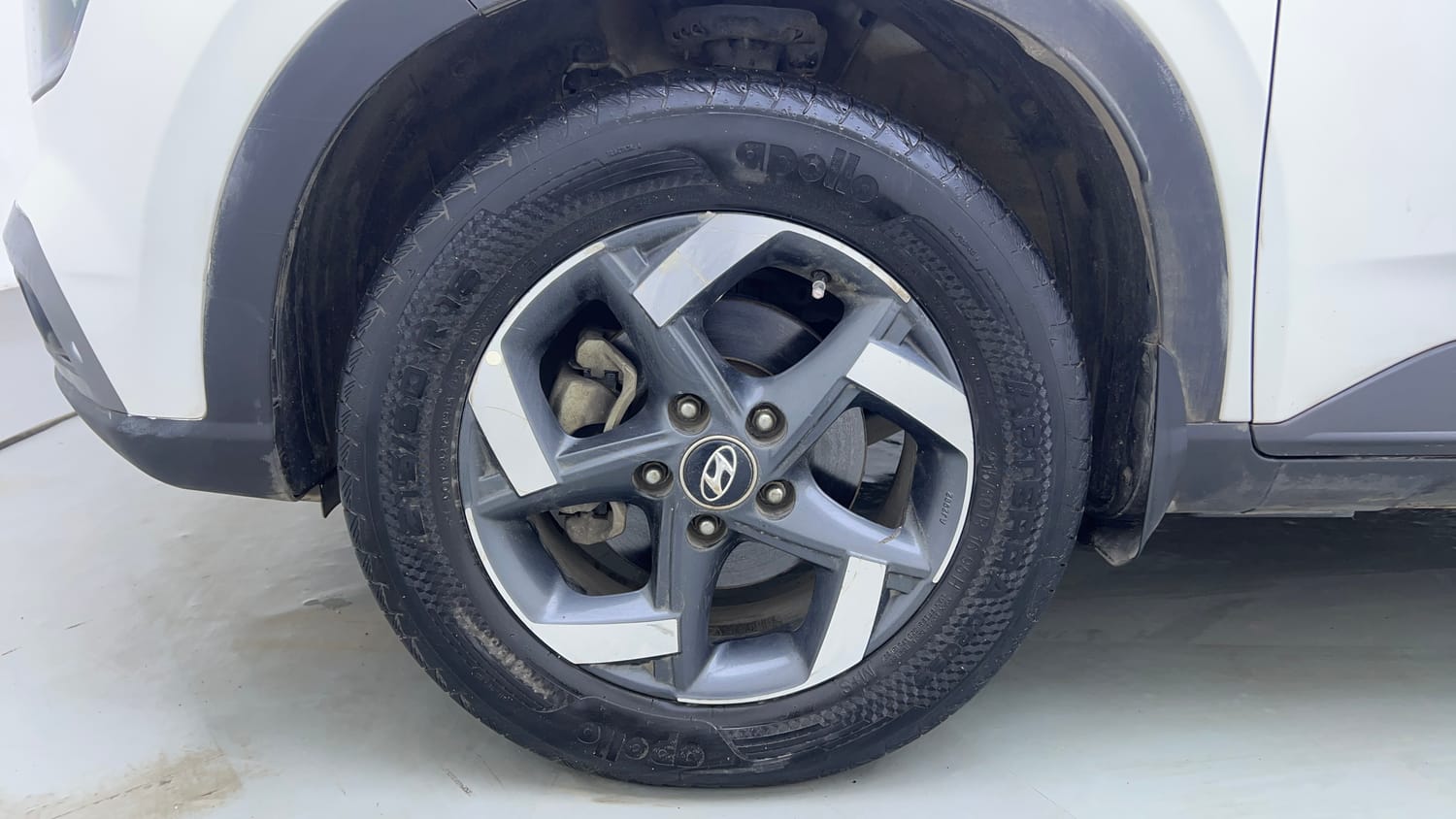 Used 2019 Hyundai Venue SX Plus 1.0 Turbo DCT Petrol Automatic tyres LEFT FRONT TYRE RIM VIEW