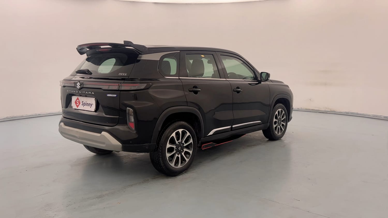 Used 2023 Maruti Suzuki Grand Vitara Zeta Smart Hybrid Petrol Manual exterior RIGHT REAR CORNER VIEW