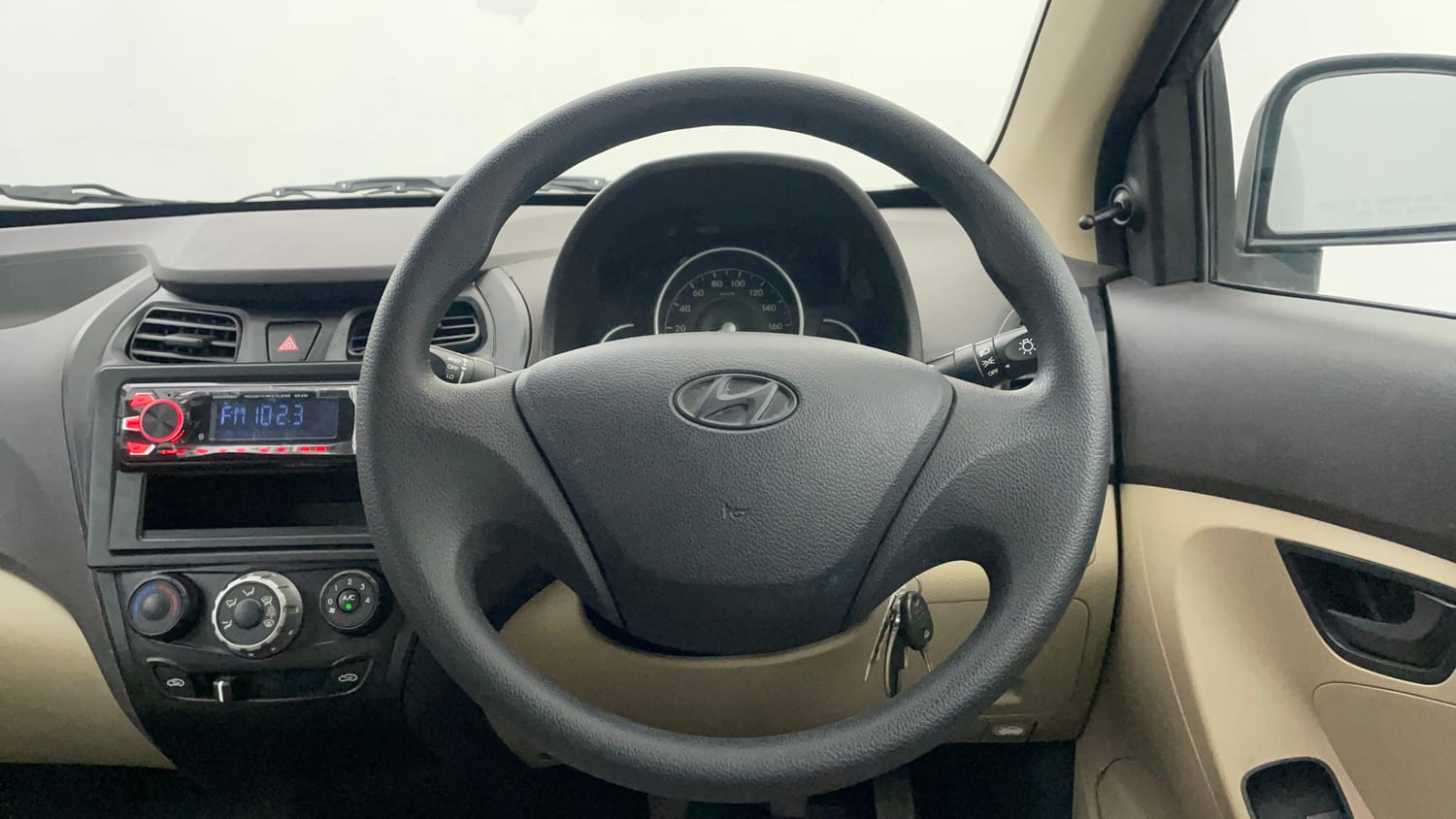 Used 2014 Hyundai Eon Magna Petrol Manual interior STEERING VIEW
