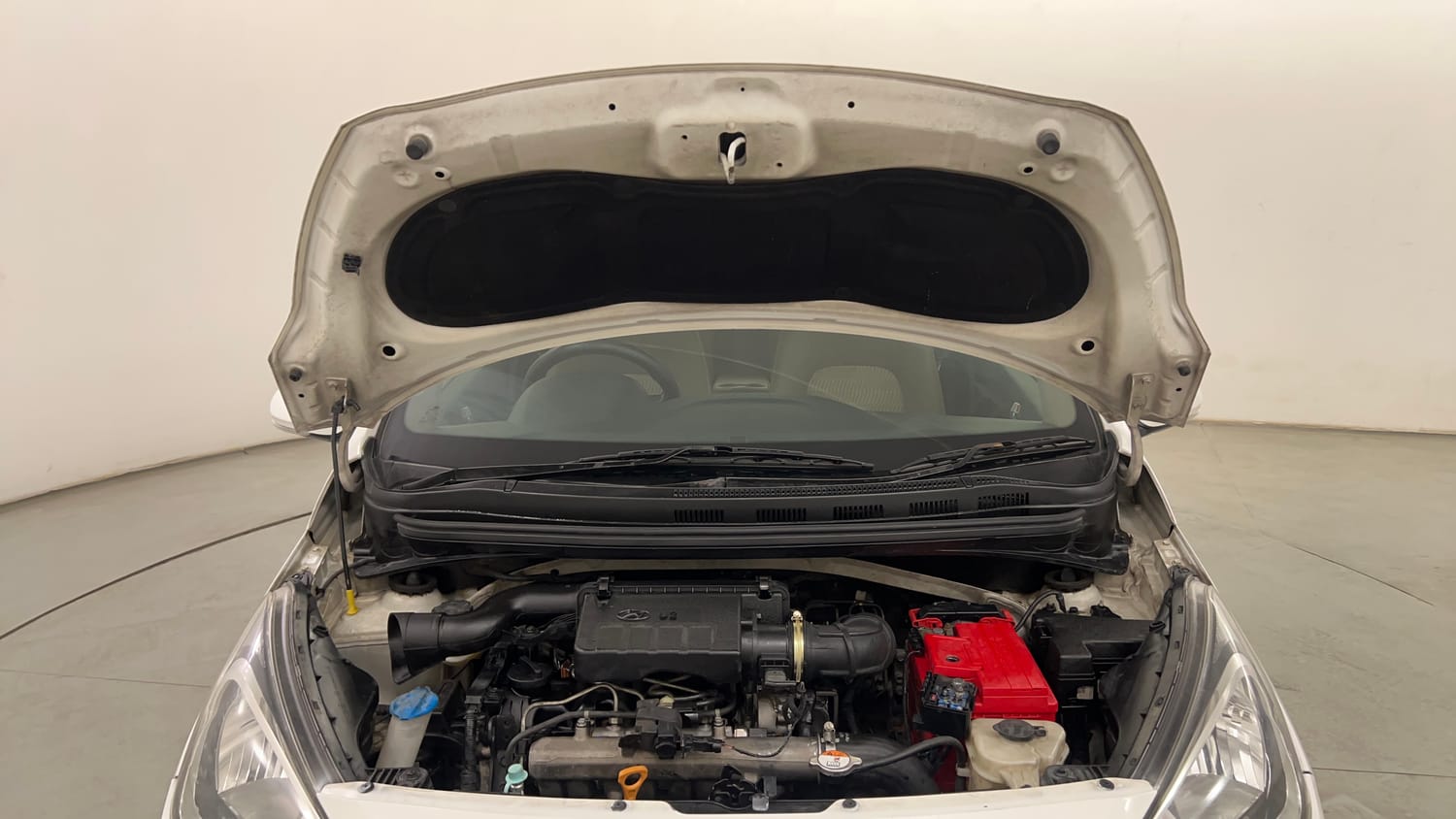 Used 2018 Hyundai Xcent SX 1.1 CRDi Diesel Manual engine ENGINE & BONNET OPEN FRONT VIEW