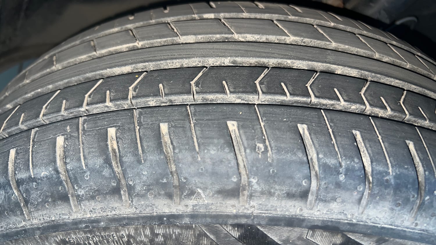 Used 2025 Hyundai Venue S Plus 1.2 Petrol MT Petrol Manual tyres LEFT FRONT TYRE TREAD VIEW