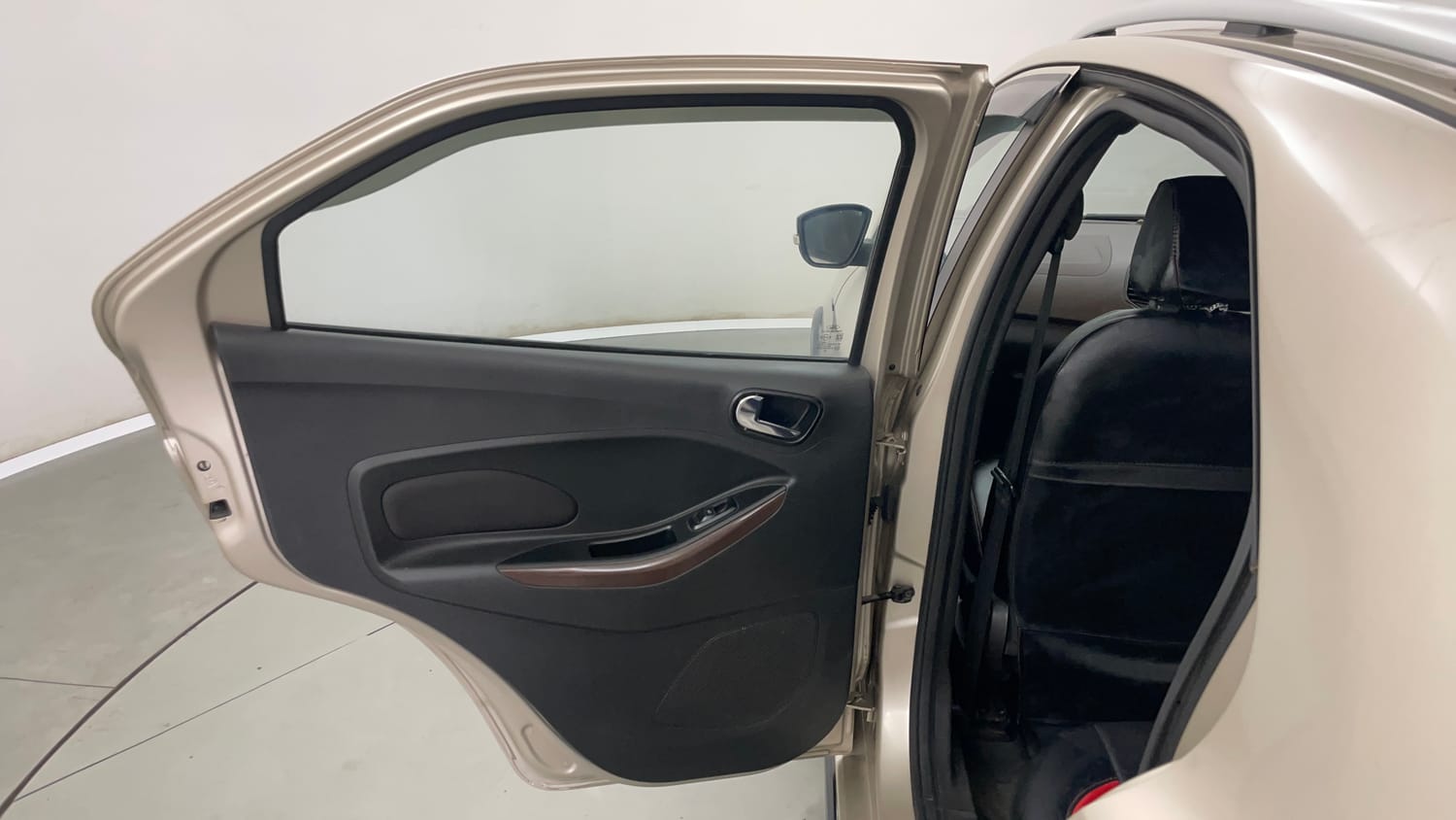Used 2018 Ford Freestyle Titanium 1.2 Ti-VCT Petrol Manual interior LEFT REAR DOOR OPEN VIEW
