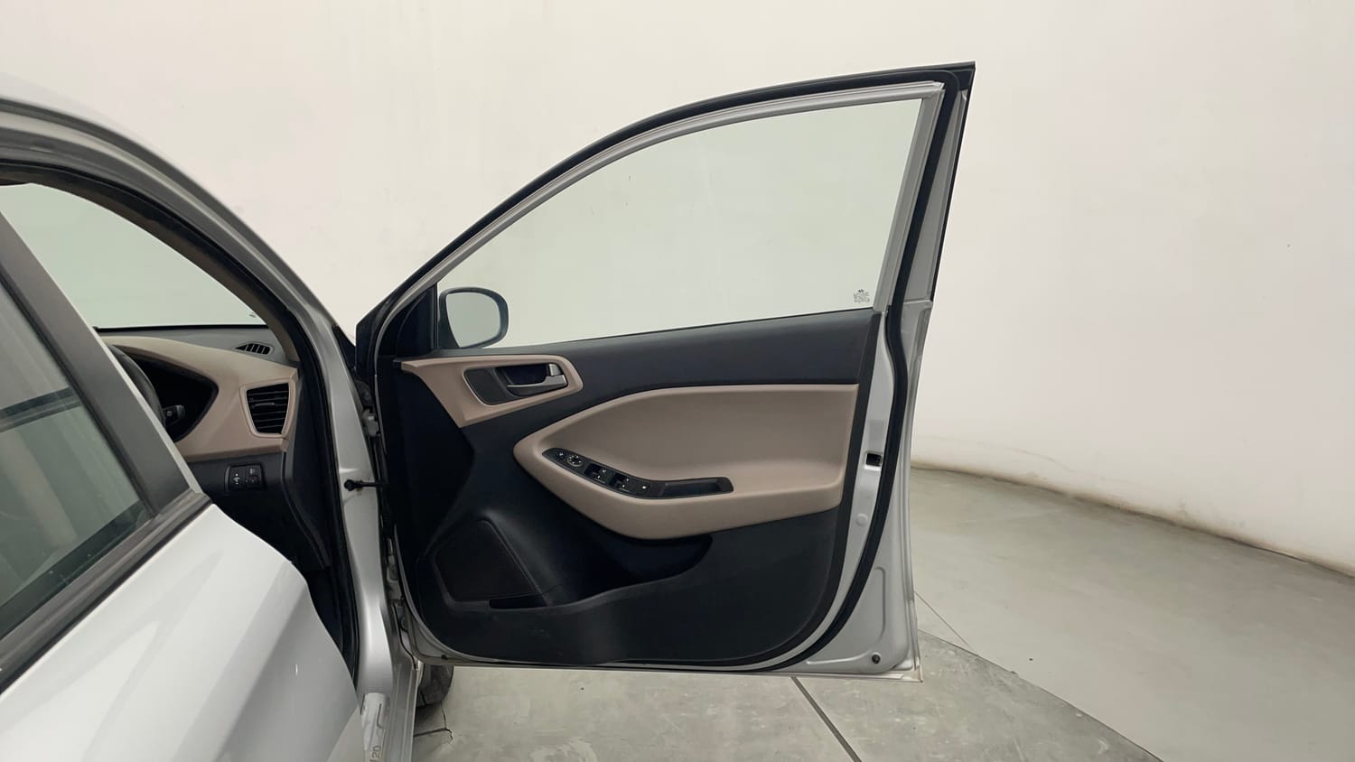 Used 2018 Hyundai Elite i20 Asta 1.4 CRDI Diesel Manual interior RIGHT FRONT DOOR OPEN VIEW