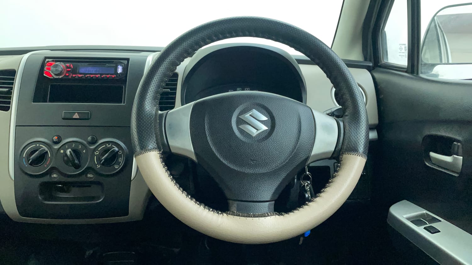 Used 2013 Maruti Suzuki Wagon R LXI Petrol Manual interior STEERING VIEW