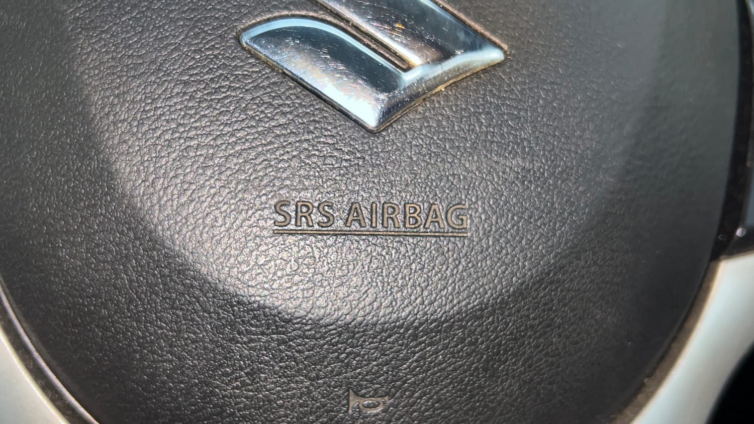 Used 2022 Maruti Suzuki Wagon R 1.0 VXi (O) 1.0 Petrol Manual top_features Airbags